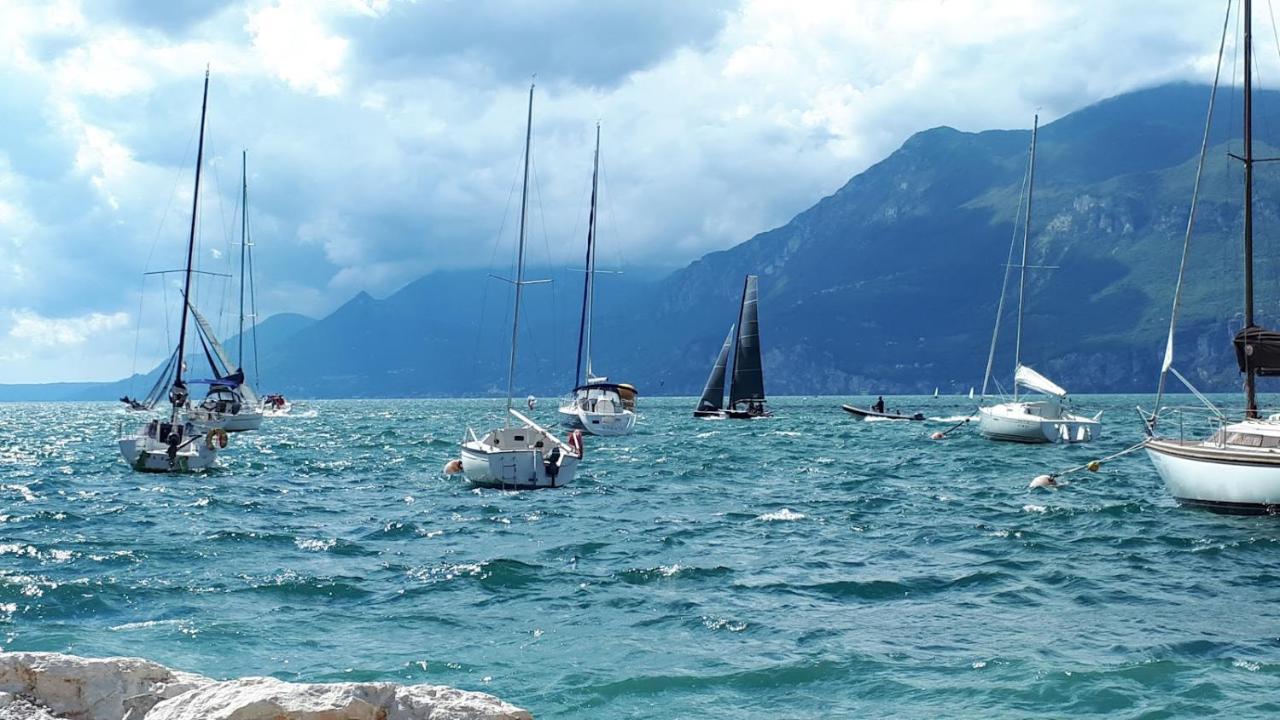 Appartamenti Casa Nina, Lago,Montagne, Uliveti Brenzone sul Garda Exterior photo