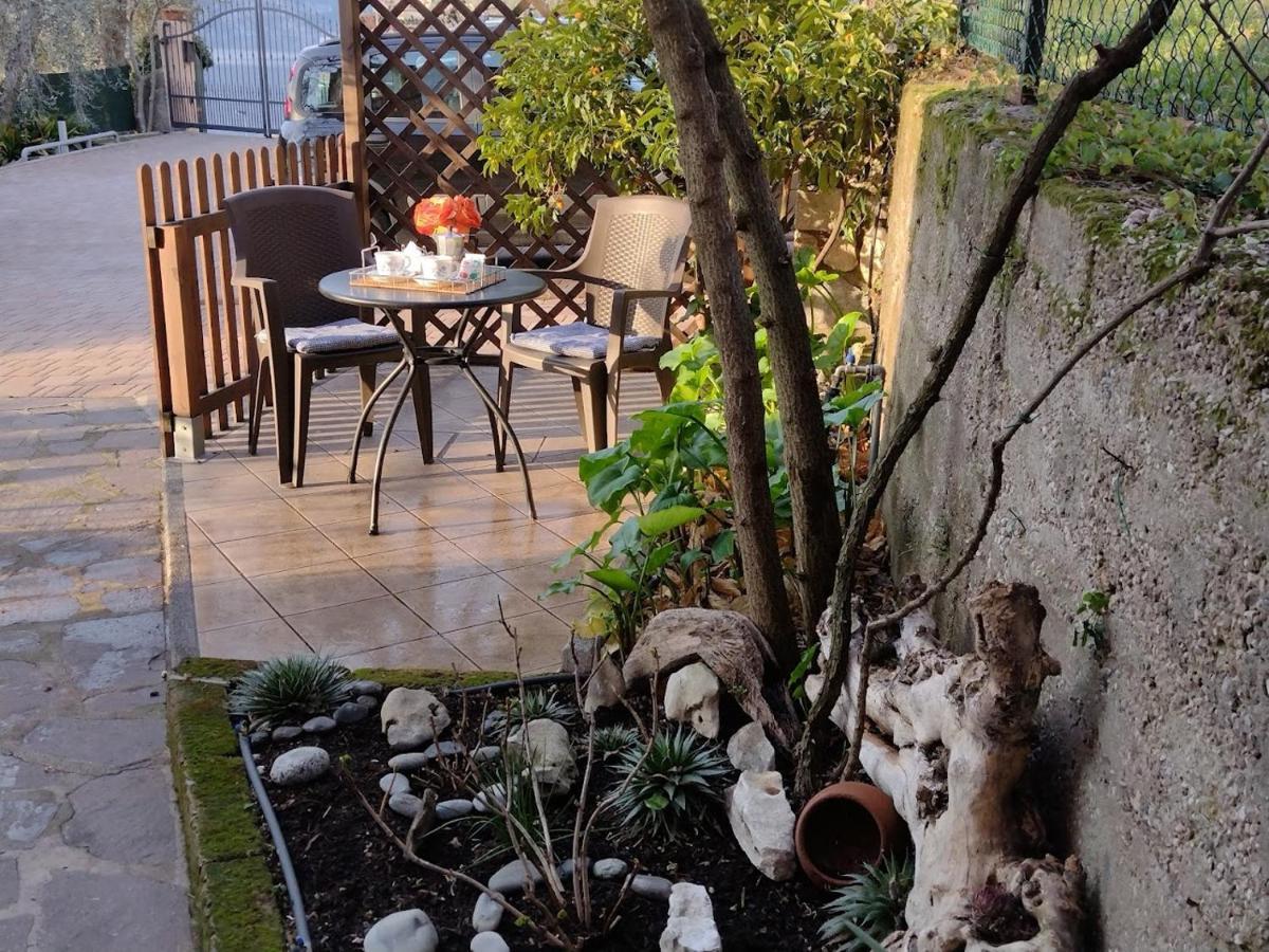 Appartamenti Casa Nina, Lago,Montagne, Uliveti Brenzone sul Garda Exterior photo