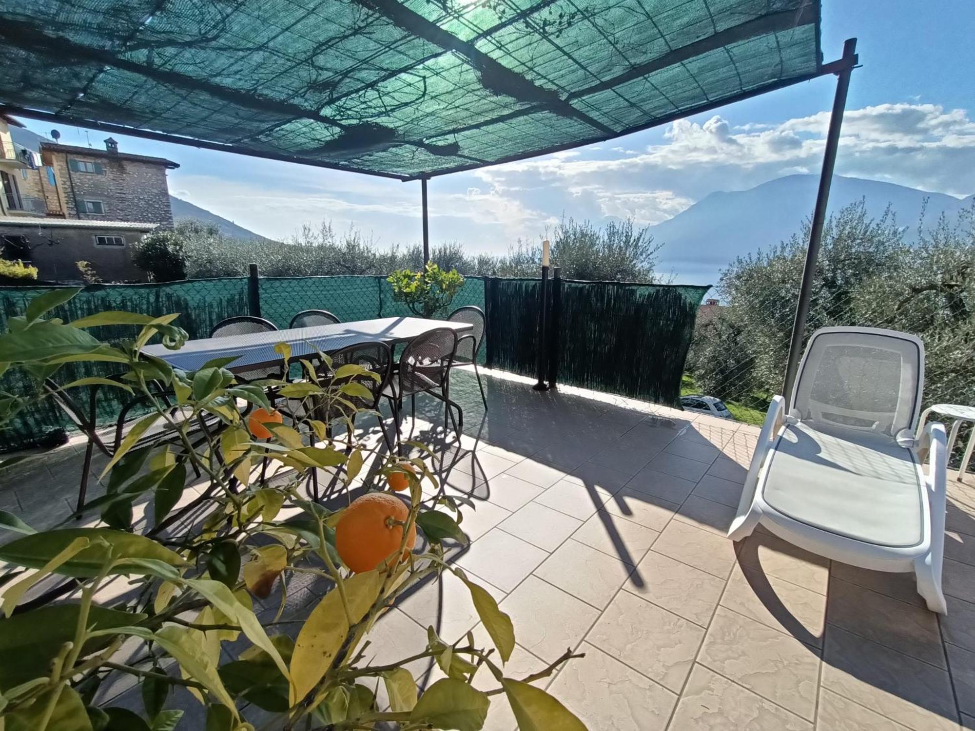 Appartamenti Casa Nina, Lago,Montagne, Uliveti Brenzone sul Garda Exterior photo