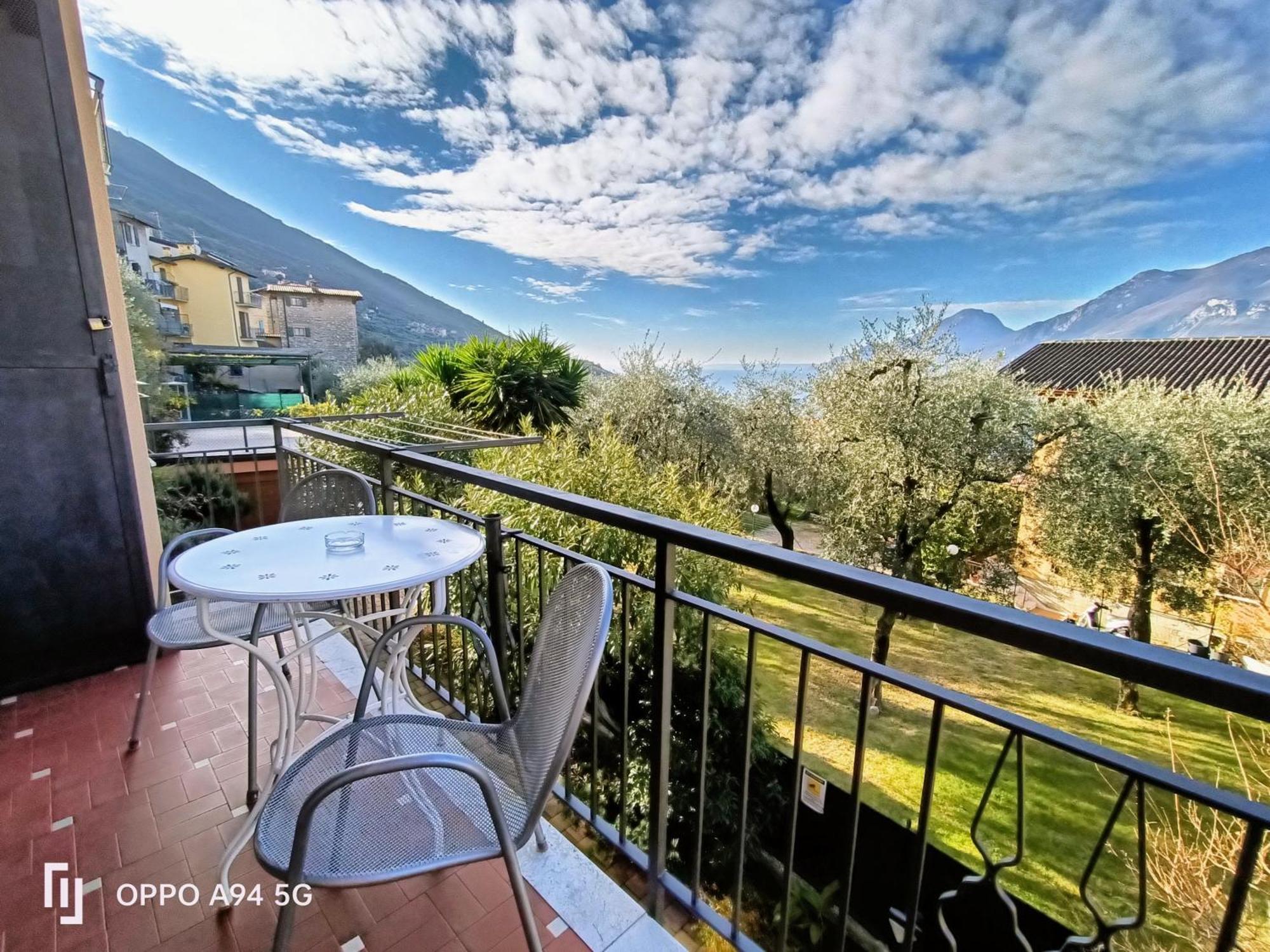 Appartamenti Casa Nina, Lago,Montagne, Uliveti Brenzone sul Garda Exterior photo