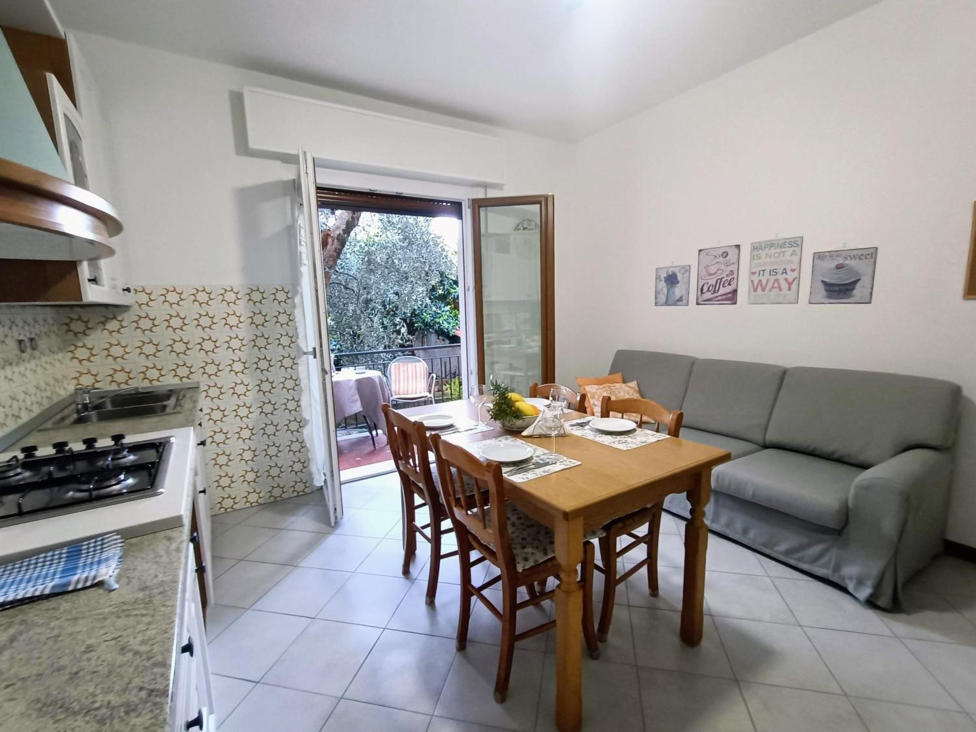Appartamenti Casa Nina, Lago,Montagne, Uliveti Brenzone sul Garda Exterior photo