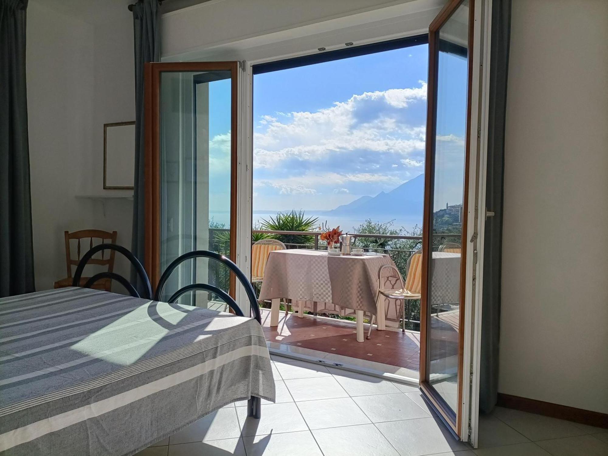 Appartamenti Casa Nina, Lago,Montagne, Uliveti Brenzone sul Garda Exterior photo